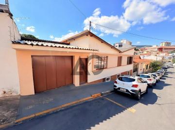 Casa · 254m² · 3 Quartos · Casa à venda - no Centro