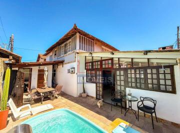 f63cdfb6eb4c6b43ada91ef3c24ac8f7a6911e0f · Casa com 3 dormitórios à venda, 165 m² por R$ 675.000,00 - Itaipu - Niterói/RJ