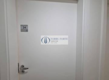 Comercial · 34m² · 1 Vaga · Sala comercial, excelente localização, para consultório ou escritório.