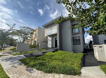 Casa · 580m² · 5 Quartos · 4 Vagas · Residencial Tamboré 10 - Casa de Alto Padrão à Venda – Tamboré 10