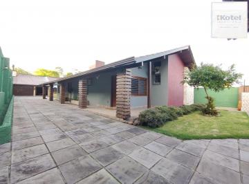 Casa · 225m² · 3 Quartos · 4 Vagas · Casa Plana 3 quartos (1 suíte) churrasqueira e piscina coberta, Novo Hamburgo.