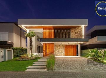 Casa · 256m² · 3 Quartos · 2 Vagas · Casa à venda - em Torres