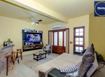 Casa · 300m² · 3 Quartos · 2 Vagas · Casa à venda com 3 dormitórios, 1 suíte e espaço gourmet em terreno alto