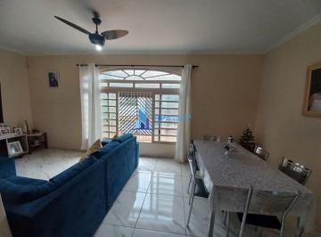 Casa · 135m² · 3 Quartos · 2 Vagas · Casa de Esquina - Vila Tamandaré