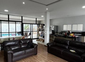 Casa · 240m² · 3 Quartos · 21 Vagas · Casa á venda 3 quartos com piscina no Bairro Vila Branca em Jacareí