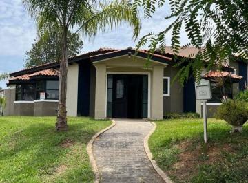 0e9c8d7fcc08bd5fa935ecc8b55fc935f4581000 · Casa com 5 dormitórios à venda, 408 m² por R$ 1.600.000,00 - Parque Village Castelo - Itu/SP