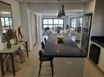 Apartamento de 3 quartos, Guarujá · Apartamento 3 suítes reformado frente mar.
