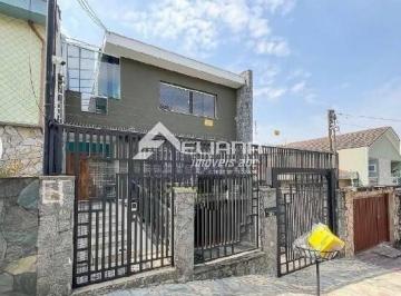 Casa · 450m² · 3 Quartos · 4 Vagas · Vendo Sobrado Bairro Osvaldo Cruz com Piscina
