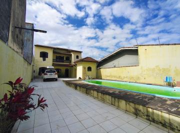 Casa de 3 quartos, Itanhaém · Casa no Belas artes em Itanhaém com piscina pé na areia
