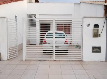 Foto 01 · Casa à venda em Resende-RJ, Morada da Montanha: 2 quartos, 1 sala, 1 banheiro, 2 vagas - casa com 60