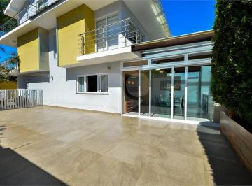 Casa de 4 quartos, Pinhais · Pineville - Casa com 4 quartos sendo 1 suite - 240 m²