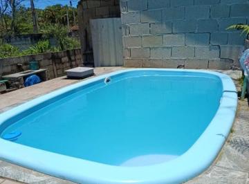 Casa de 2 quartos, Itanhaém · Casa com piscina e 2 dormitórios, sendo 1 suíte, para Venda, Itanhaém / SP