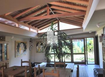 Casa · 2000m² · 7 Quartos · Casa para aluguel - em Pântano do Sul