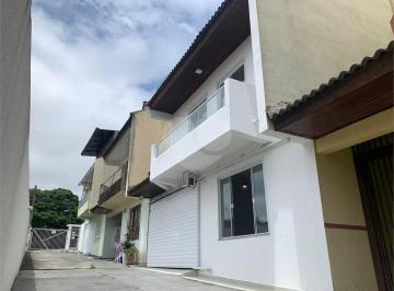 Casa de 3 quartos, Curitiba · Sobrado no Residencial Cristo Rei - 3 quarto com 129 m²