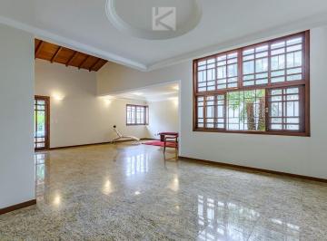 Casa · 491m² · 4 Quartos · 4 Vagas · Casa com 4 Suítes e Área de Lazer no Lago Norte