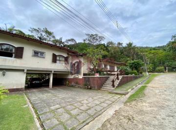Casa · 323m² · 5 Quartos · 4 Vagas · Casa de Alto Padrão ao Pé da Montanha – Estilo Colonial Elegância, conforto e natureza em perfeita h