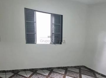 Comercial · 137m² · 2 Quartos · 2 Vagas · Oportunidade - Casa - Jardim Ismênia - 2 Dormitórios - 101,25m².