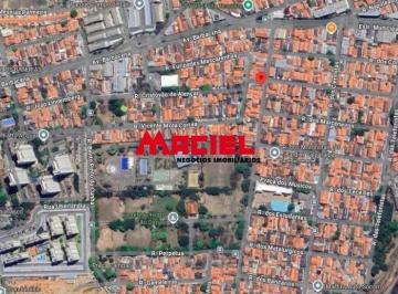 Terreno · 122m² · Oportunidade Estratégica no Valparaíba: Terreno de Esquina Para Projetos Residenciais ou Uso Misto