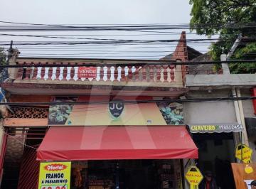 Casa · 100m² · 3 Quartos · Casa com Salão Comercial, 3 Quartos, Terraço.
