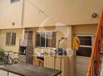 Casa · 221m² · 3 Quartos · 4 Vagas · Casa de 221m2 de área util - Muito Confortavel - Local Privilegiado