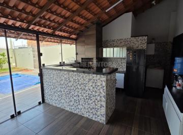 Casa · 224m² · 2 Quartos · 4 Vagas · Venda de Casa com Piscina no Setvalley III