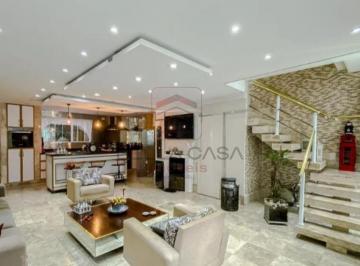 Casa · 270m² · 4 Quartos · 8 Vagas · Casa de Alto Padrão com 4 Suítes, Closets e Piscina na Mooca