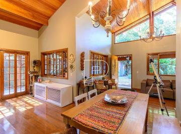 f85c41d15d4b3384d59bae98db74a49b04dcfc26 · Casa térrea com amplo quintal e 4 dormitórios em meio ao verde – Granja Viana
