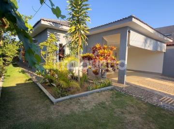 nfbunwq2ogvhnwrkm2rlmzmy_md · Casa à Venda com 3 quartos sendo 1 suíte com closet. 226m².