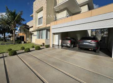 Casa · 355m² · 2 Vagas · Sobrado á venda em condominio fechado, em Foz do Iguaçu, PR.