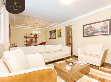 Casa · 330m² · 4 Quartos · 3 Vagas · Casa à venda com 330 m², 4 quartos (1 suíte) e terreno de 770 m² no Alto Boqueirão, Curitiba/PR.