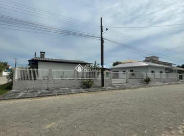 Casa · 120m² · 3 Quartos · 2 Vagas · Excelente Casa de esquina à venda na Praia do Sonho!