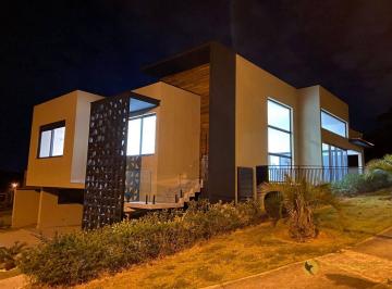 f729fee9c720770816cd3dd50b463fc9b2e7c2f5 · Casa com 4 dormitórios à venda, 251 m² por R$ 2.330.000,00 - Condomínio Alphaville Castello - Itu/SP