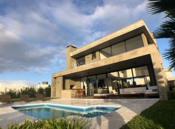 Fachada fundos · Sobrado em Xangri-la