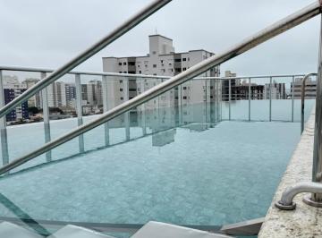 qleu8e2ogyymzcyzgrkmgjh_md · Apartamento 2 Dormitórios 1 Suíte na Guilhermina, a 750m da Praia por R$ 430Mil