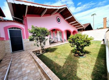 Casa · 280m² · 3 Quartos · 2 Vagas · 
                                Casa com piscina em Peruíbe
                            