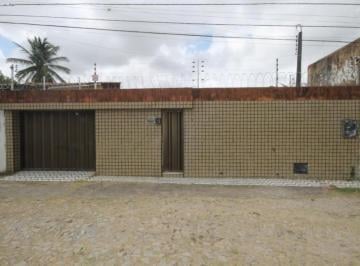 Casa · 316m² · 4 Quartos · 3 Vagas · Casa à venda no Bairro de Fátima - Fortaleza