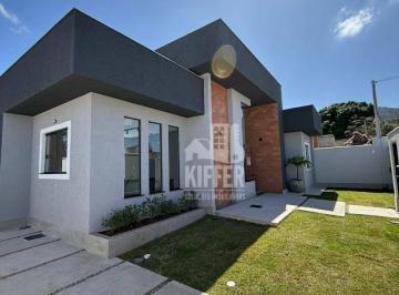 CASA DESLUMBRANTE NO CORAÇÃO DE ITAIPUAÇU · Casa com 3 quartos à venda, 106 m² por R$ 660.000 - Itaipuaçu - Maricá/RJ