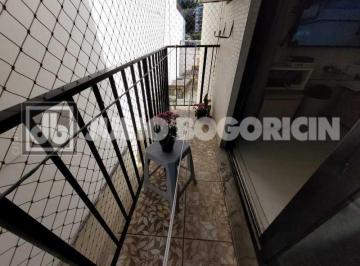 Apartamento · 72m² · 2 Quartos · 1 Vaga · excelente apto, 2 quartos dependência completa, vaga , elevador