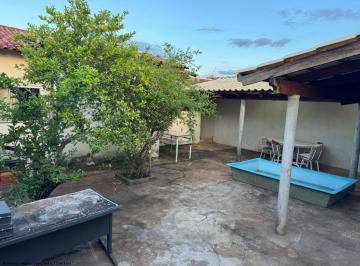 202511181739159891.jpeg · Casa para Locação em Uberlândia, Carajás, 3 dormitórios, 1 suíte, 2 banheiros, 6 vagas