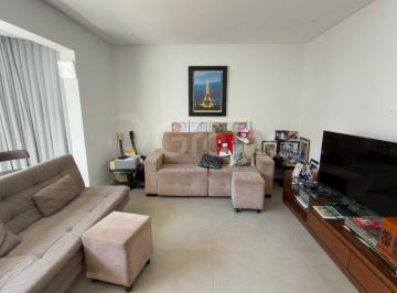 10 · Apartamento de 110m² com 3 quartos sendo 1 suíte no Centro