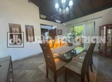 Casa · 118m² · 3 Quartos · 5 Vagas · Casa de rua :  / Residencial / Pitangueiras