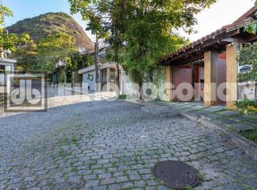 Casa · 392m² · 4 Quartos · 3 Vagas · Laranjeiras - Rua segura e sossegada - Magnífica residência duplex em terreno pl