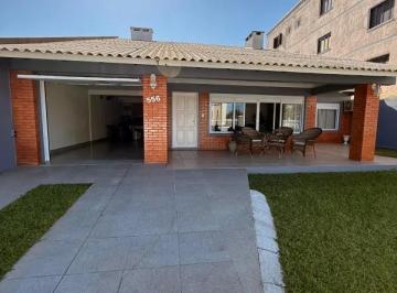 Casa · 203m² · 4 Quartos · 2 Vagas · Casa Mobiliada Próximo do Mar em Tramandaí