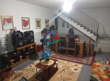 Casa · 100m² · 1 Quarto · 4 Vagas · Casa à venda no Bairro Trindade, São Gonçalo – 1 quarto, 4 vagas
