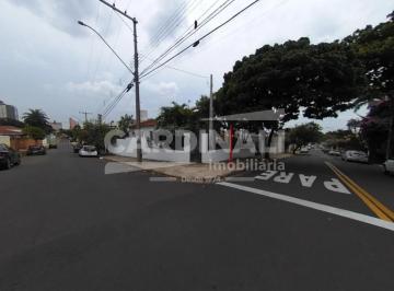 Casa · 300m² · 3 Quartos · 6 Vagas · Casa Padrão em São Carlos