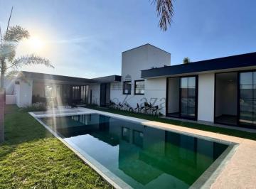 Casa · 1197m² · 4 Quartos · 4 Vagas · Casa em Condomínio - Itu - Loteamento Parque Chapada de Itu - 4 Suítes - 374m².