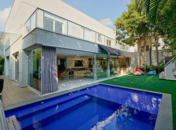 Casa · 515m² · 3 Quartos · 5 Vagas · Casa diferenciada no mercado condomínio fechado dentro de um Bolsão.