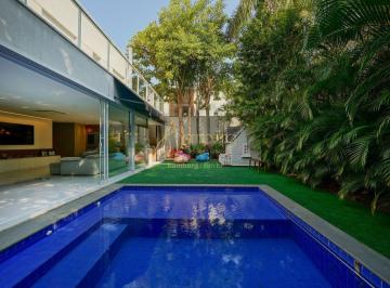 Casa · 515m² · 3 Quartos · 5 Vagas · Casa diferenciada no mercado condomínio fechado dentro de um Bolsão.