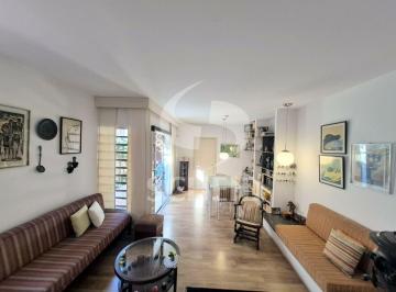 Casa · 151m² · 3 Quartos · 3 Vagas · Casa térrea sobre garagem à venda com 3 quartos e 3 vagas na Vila Alexandria em São Paulo