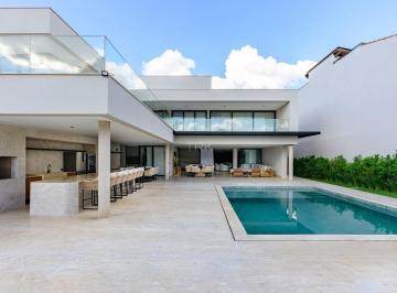 Casa · 900m² · 5 Quartos · 4 Vagas · Casa bonita é fácil. Casa bem pensada é raro.